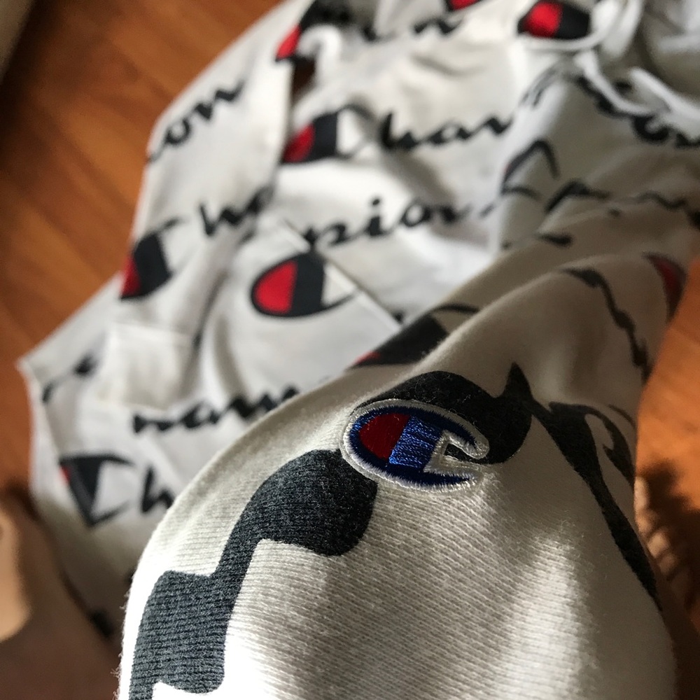 Champion hoodie with champion all over - Picture 3 of 3